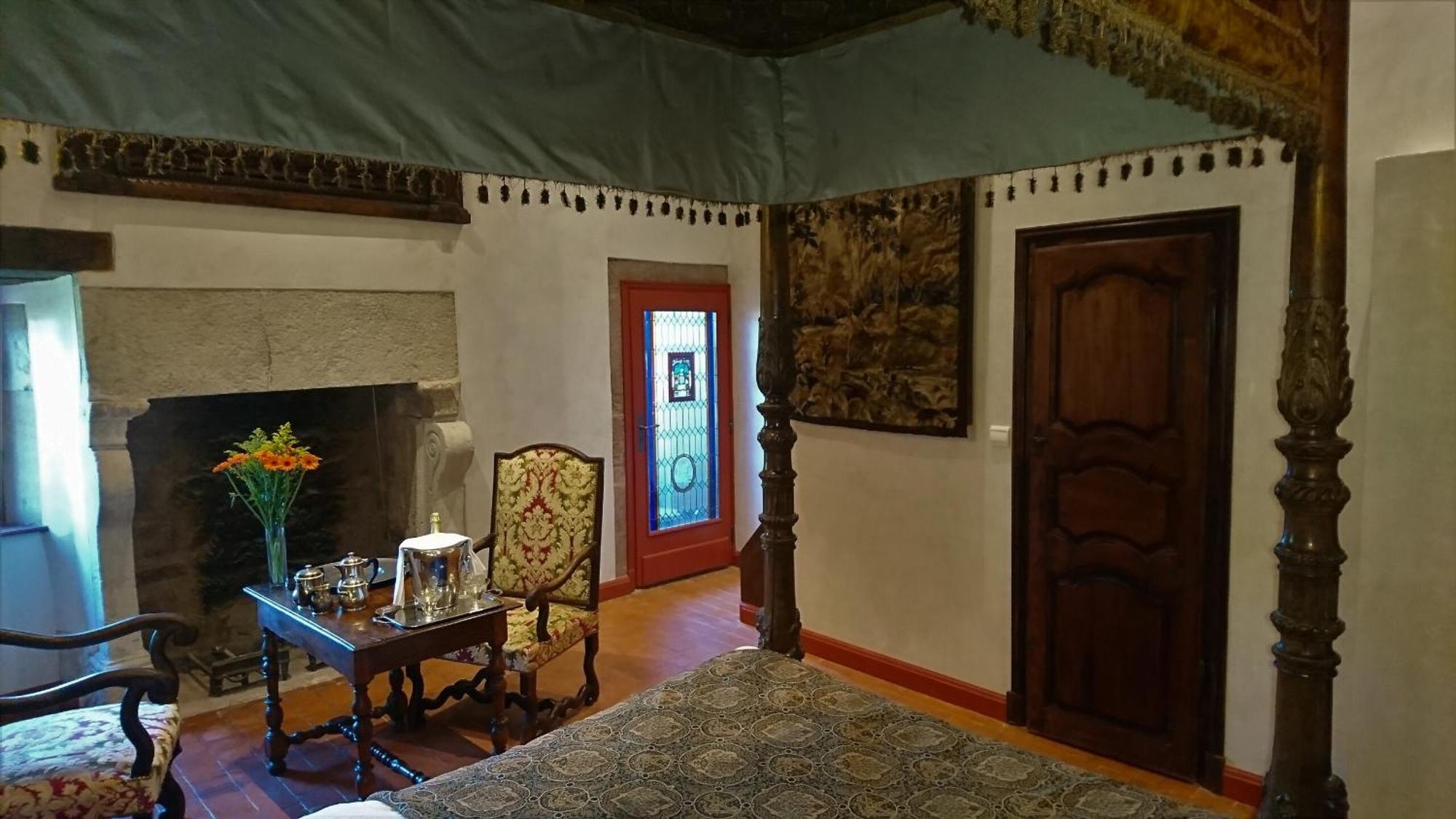 Chateau La Servayrie - Chambre D'Hotes Marcillac-Vallon Kamer foto